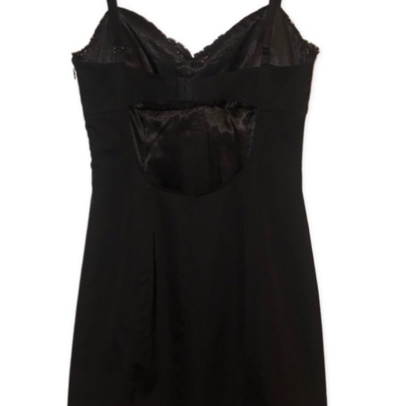 Guess Bodycon Dress with Ruffles
C$48 C$160 Size: US S Guess - Picture 6 of 9